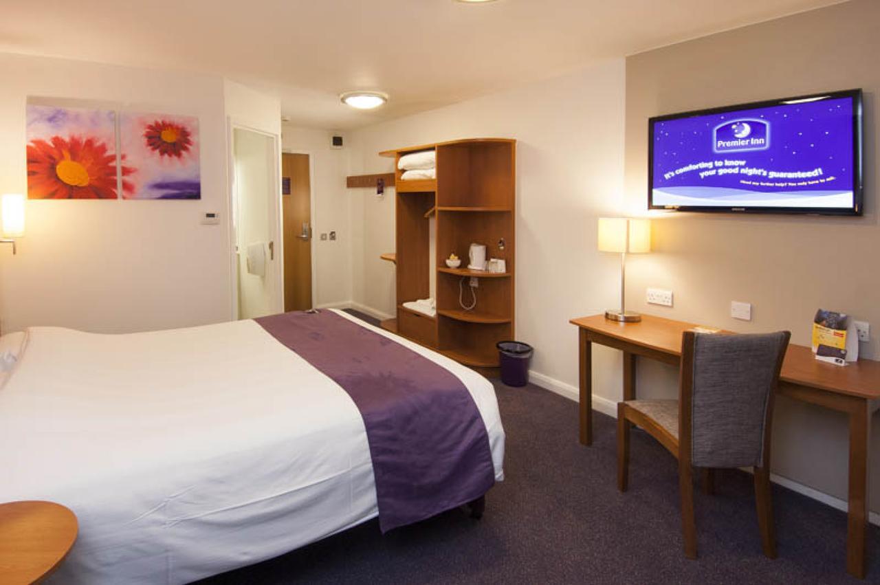 Premier Inn London אילפורד מראה חיצוני תמונה